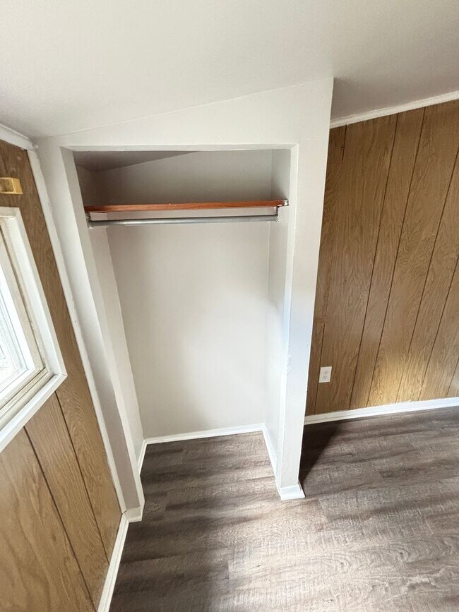 Building Photo - 2 BR Home Available in Catasauqua, PA