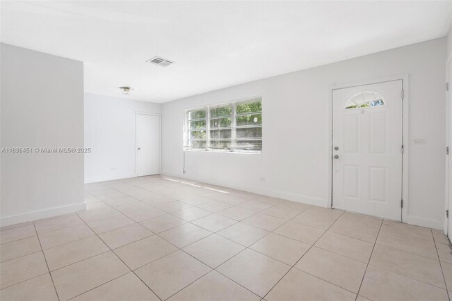 Building Photo - 700 SW 67th Ave
