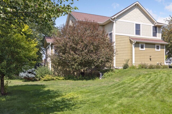 Building Photo - 14272 Grantaire Ln N
