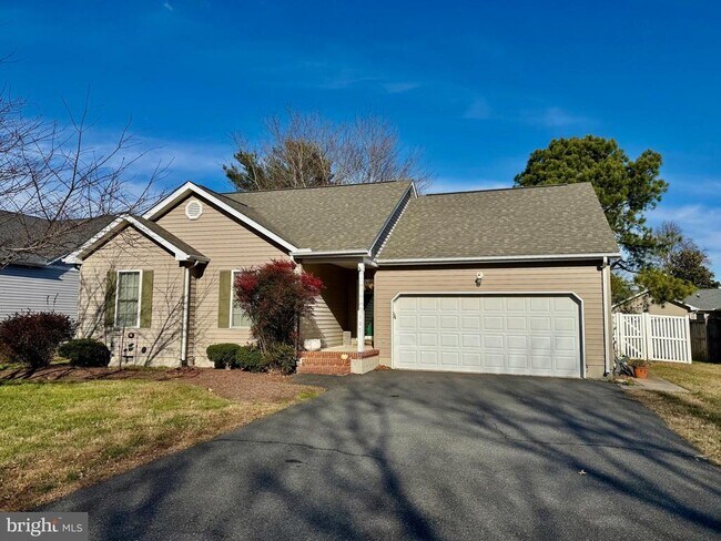 Primary Photo - 107 Strawberry Way