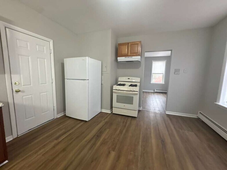 Building Photo - 886 Dixwell Ave