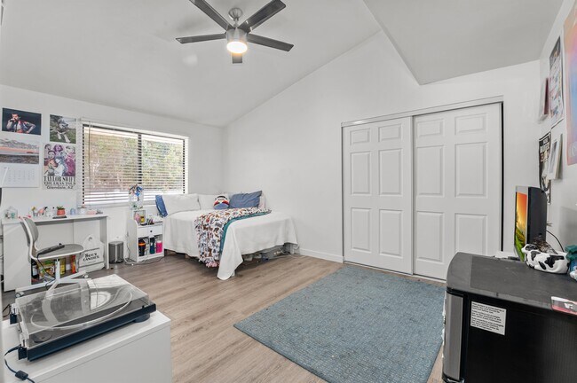 Building Photo - 5318 Redding Rd