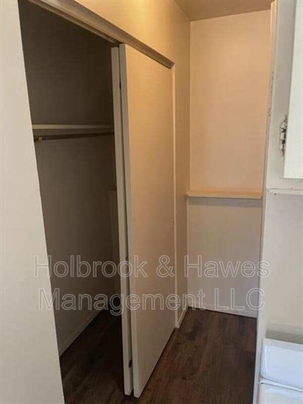 Building Photo - 225 N Sherwood St