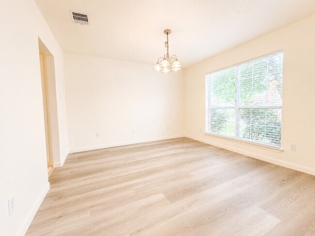Building Photo - 7219 Brookville Ln