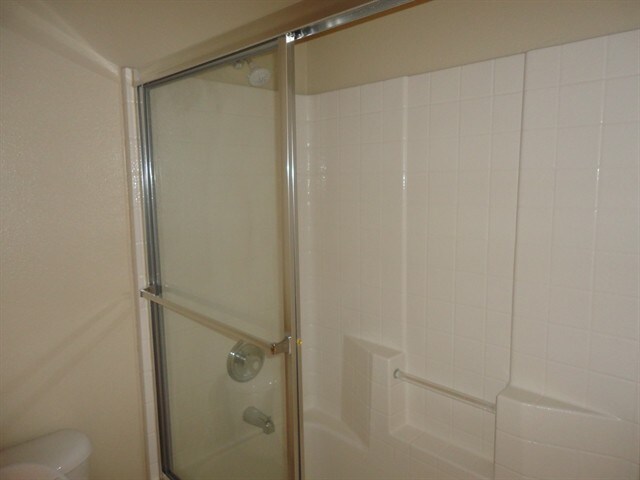 Building Photo - 922 Country Skies Ave