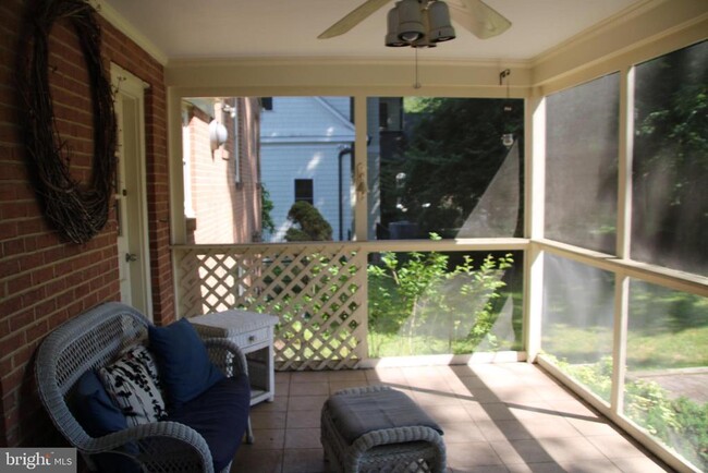 Building Photo - 7310 Durbin Terrace