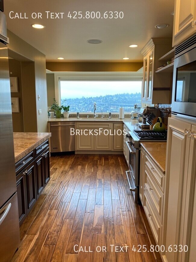 Building Photo - Wake Up to Lake Union – Tudor Home in Prim...