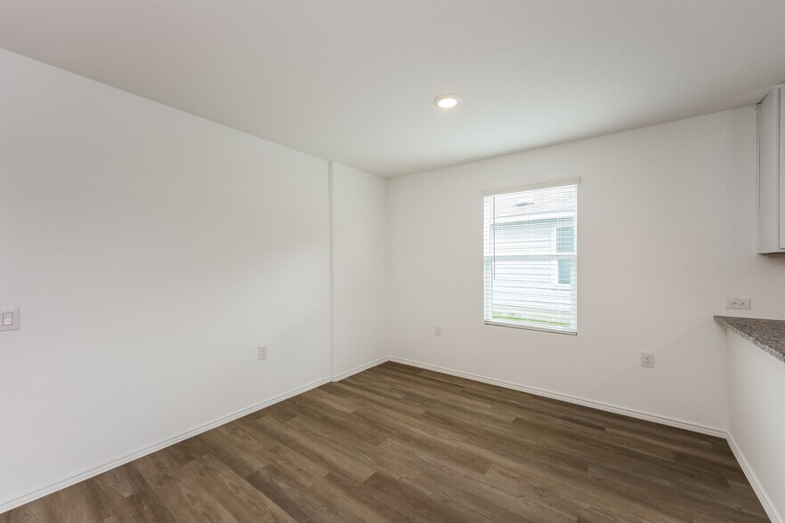 Building Photo - 12014 Overton Wy