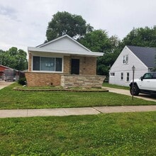 Building Photo - 9224 Sproat Ave