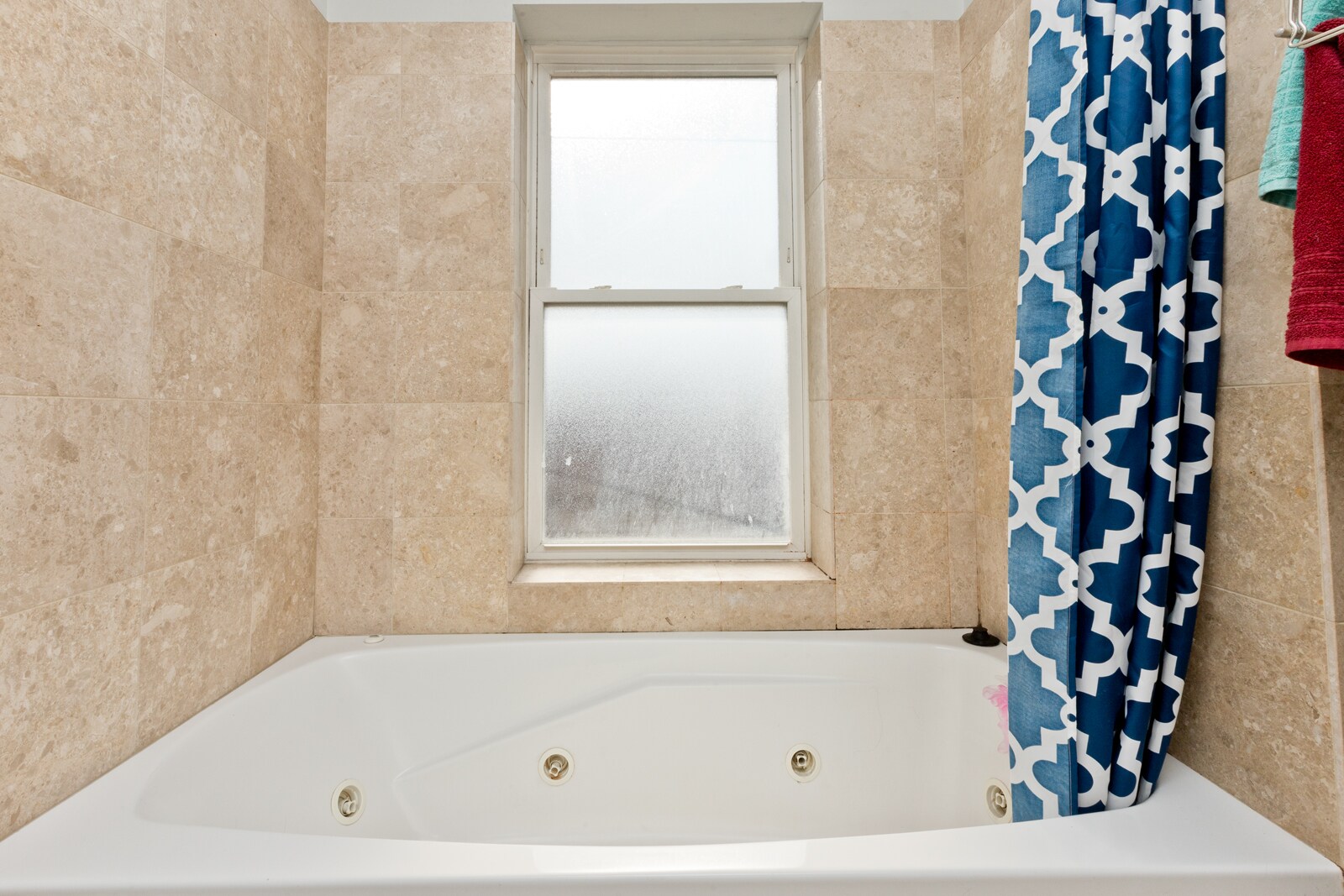 Building Photo - 2715 N Sawyer Ave