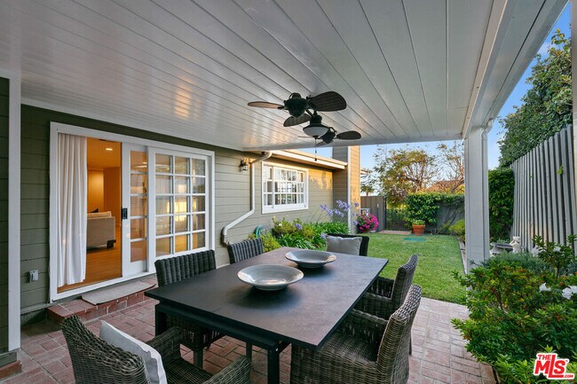 Building Photo - 31819 Cottontail Ln