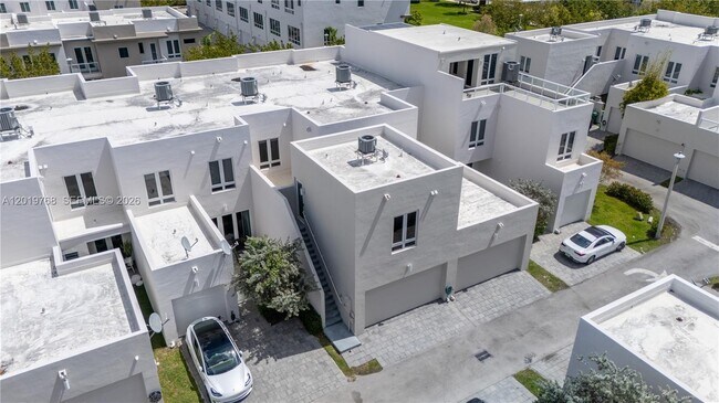 Building Photo - 6440 NW 103rd Psge