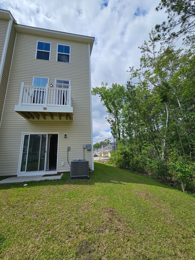 Building Photo - 3 bedroom 3.5 Bath - Long Term Rental in Myrtle Beach, SC