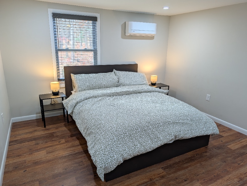 Building Photo - 8 Cedar Ln