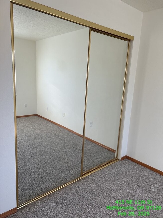 Building Photo - 415-421 NE 11th St