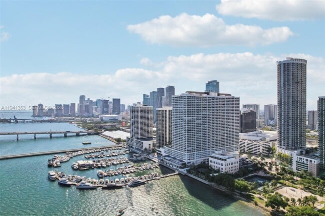 Building Photo - 1750 N Bayshore Dr