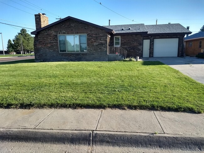 Primary Photo - 3296 Buena Vista Rd