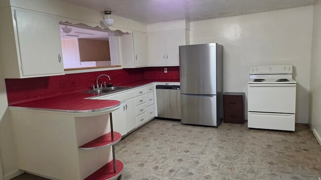 Building Photo - 208 S 400 W