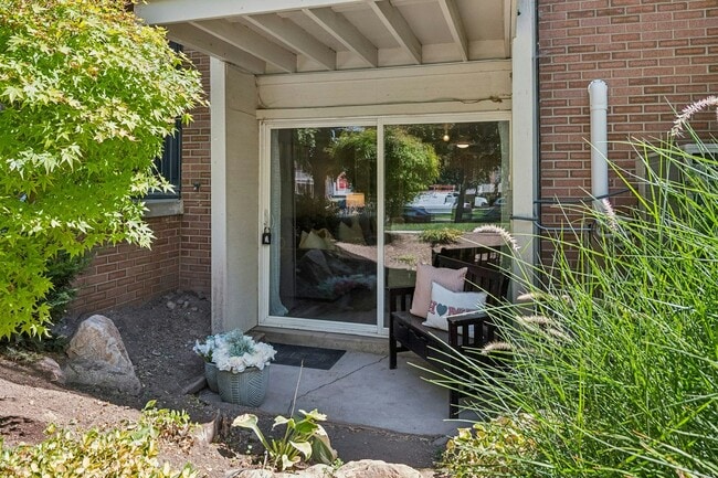 Building Photo - 127 S 800 E