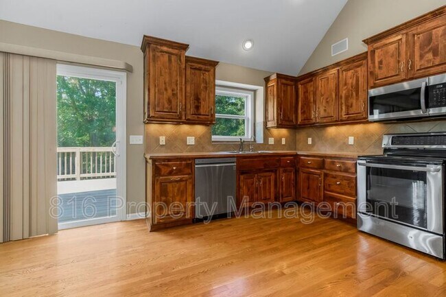 Building Photo - 701 Tomahawk Ct
