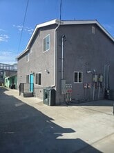 Building Photo - 1647 E 53rd St