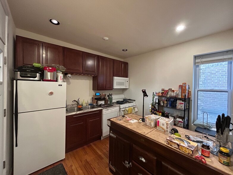 Primary Photo - 4621 N Rockwell St