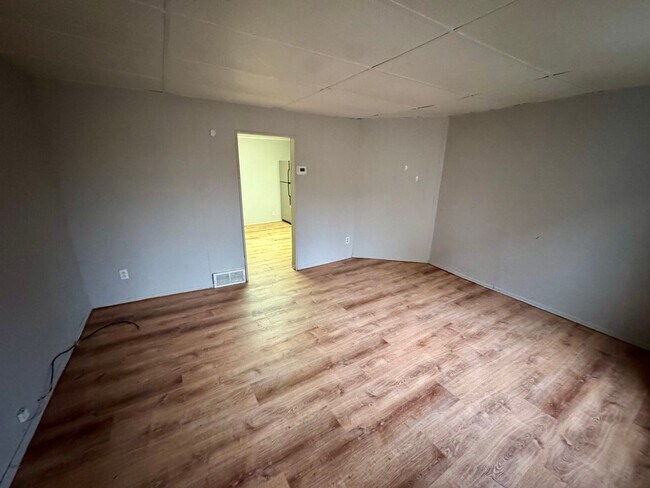 Building Photo - 470-474 Spang Avenue