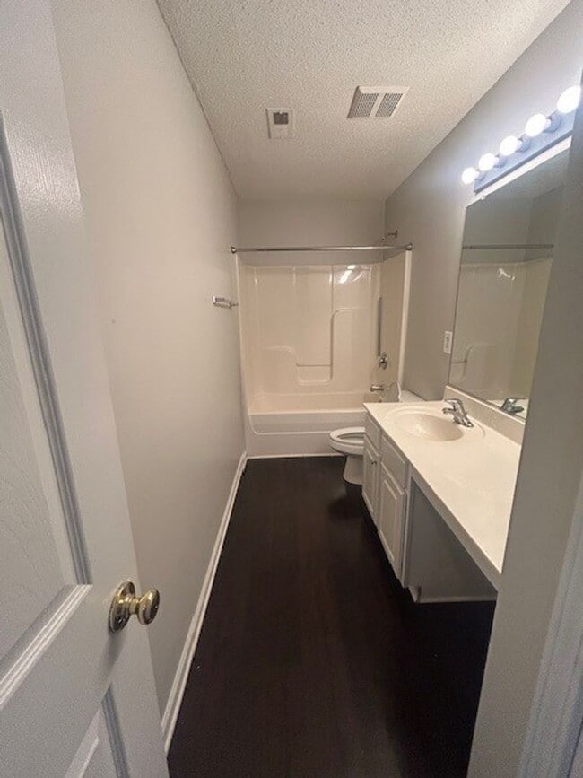 Building Photo - 4293 Kelso Dr