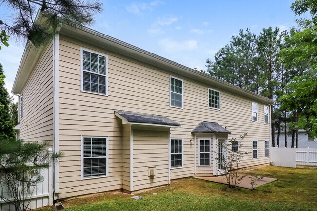 Building Photo - 2001 Creek Pointe Way