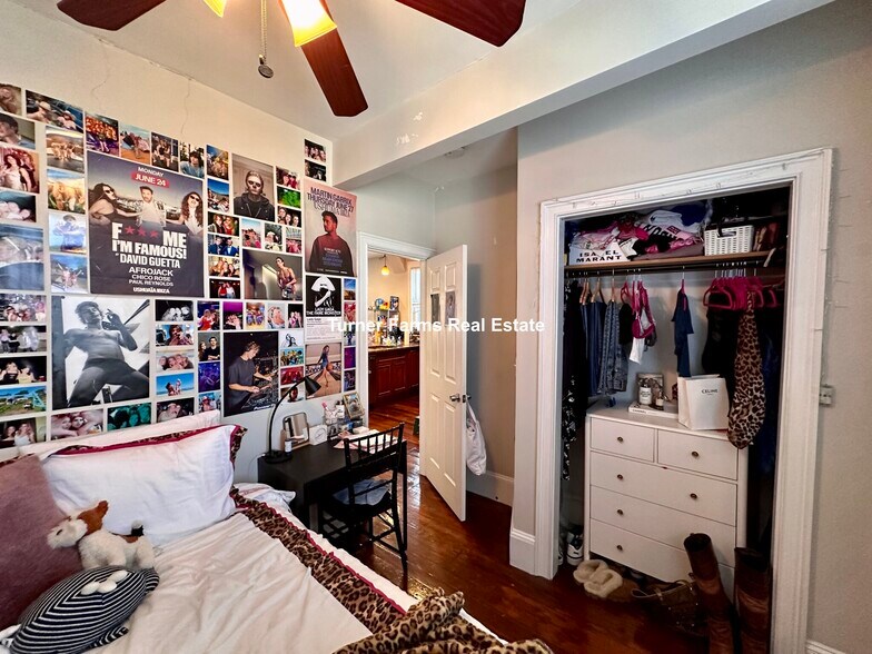 Building Photo - 717 Parker St