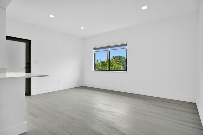 Building Photo - 212 Beacom Blvd