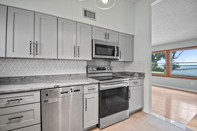 Building Photo - 125 CR 13 S