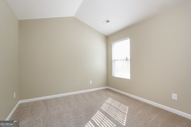 Building Photo - 5892 Village Loop