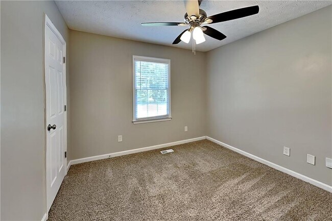 Building Photo - 604 Dillon Dr
