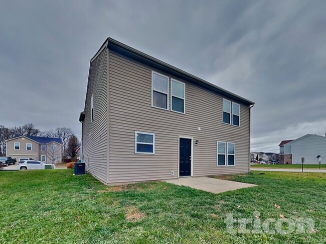 Building Photo - 11361 N Creekside Dr