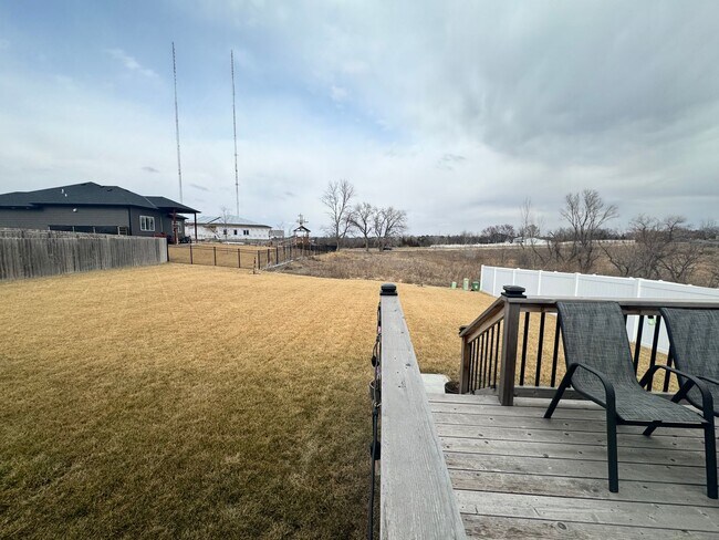 Building Photo - 3 bed 2 bath 1 year old house in SE Lincoln