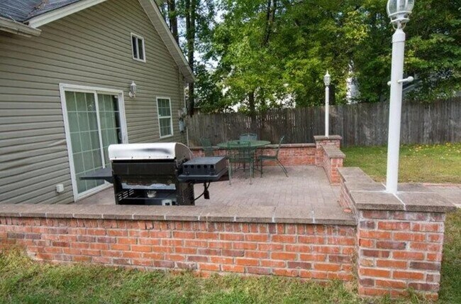 Building Photo - Fully Furnished 3 bed 2 bath home near Notre Dame