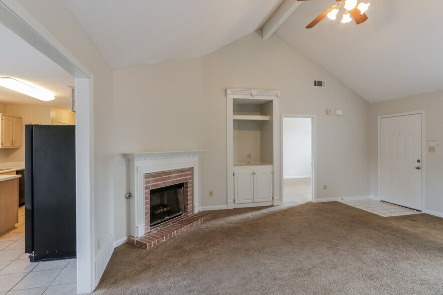 Building Photo - 3102 Valley Green Ln