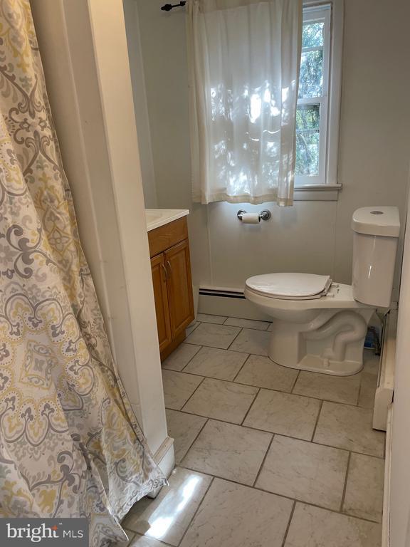 Building Photo - 1410 Longford Rd