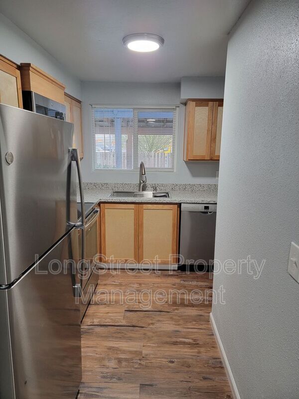 Building Photo - 3141 N Shore Dr SE