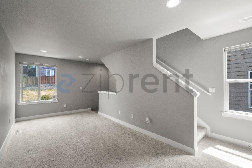 Building Photo - Unit