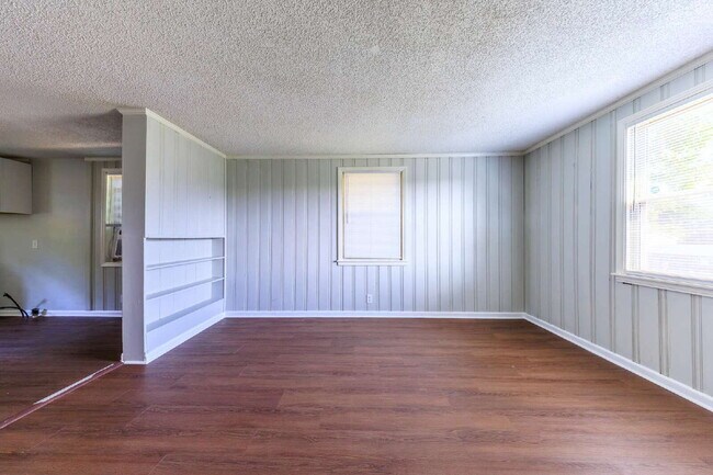 Building Photo - NOW AVAILABLE!!  Affordable Renovated 2 Be...