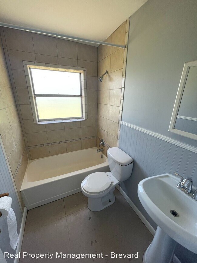 Building Photo - 2597 Stephen Dr NE