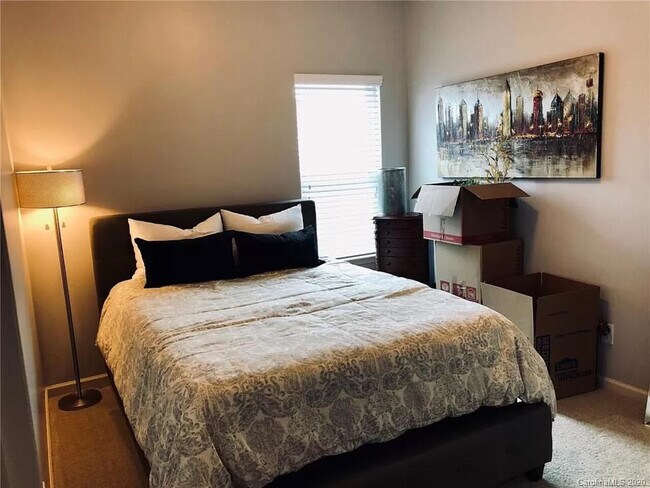 Building Photo - Rooms for rent in Belmont