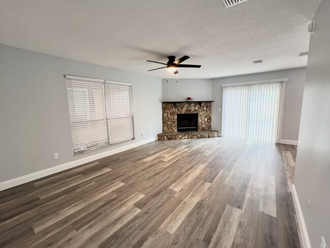 Building Photo - 11446 Skimmer Ct