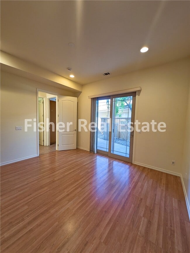 Building Photo - 627 Avocet Way