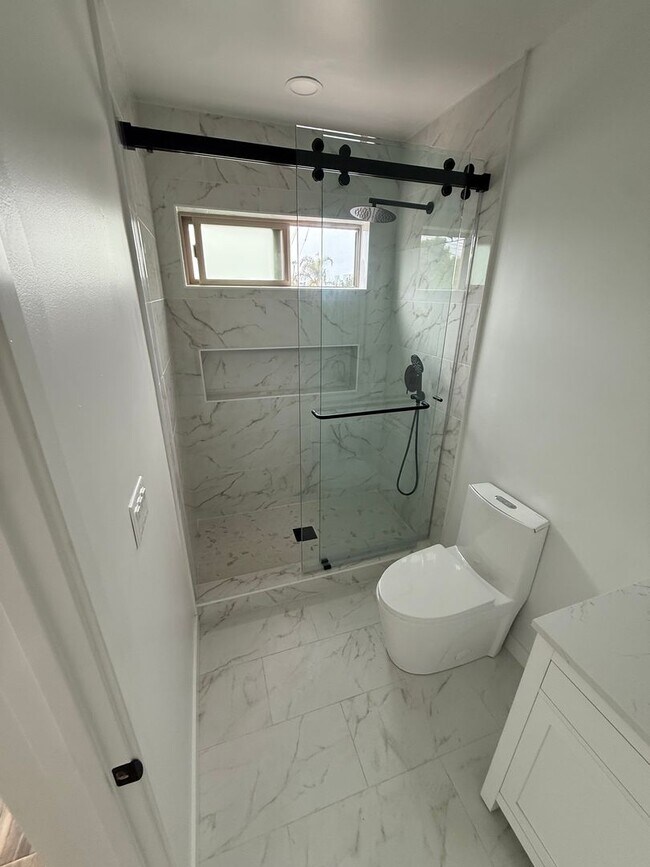 Building Photo - Newly Built 1-Bedroom ADU in Prime Pacific...