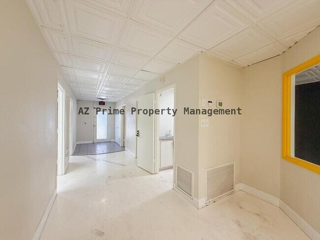 Building Photo - 1029 N Central Ave