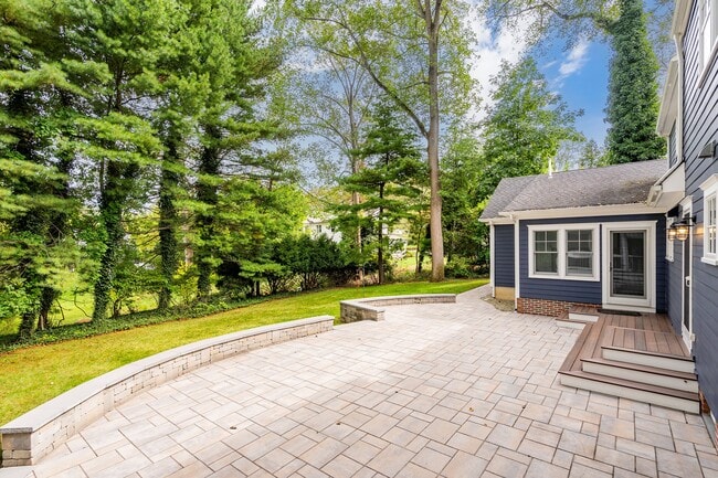 Building Photo - 20 Rustic Terrace