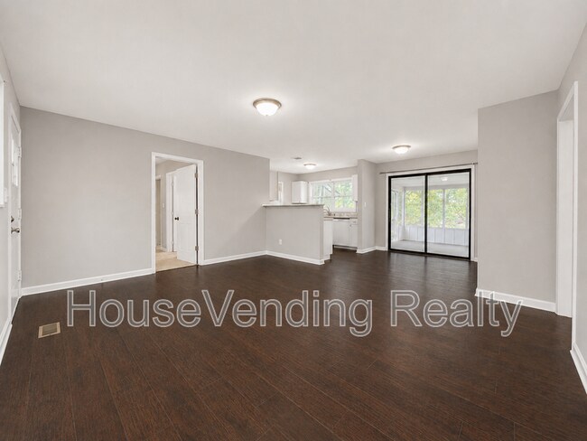 Building Photo - 619 Tarpley St